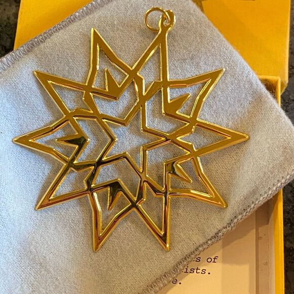 1978 MMA Gold Covered Christmas Star Ornament Metropolitan Museum of Art - Picture 1 of 6